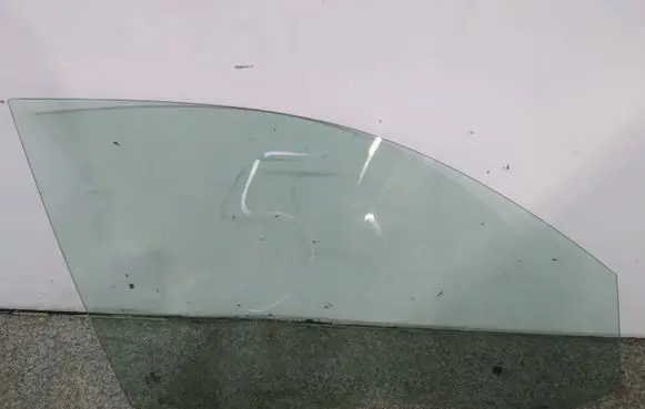 Volkswagen Tiguan Front door window glass four-door 5N0845202