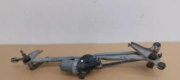 Front wiper linkage