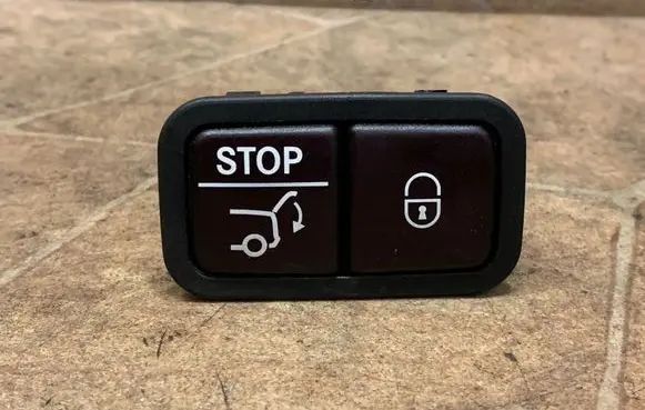 Mercedes-Benz GL X166 Tailgate/boot open switch button A2128210551