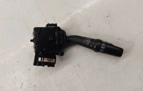 Toyota Avensis T250 Wiper control stalk 8465205170 173654