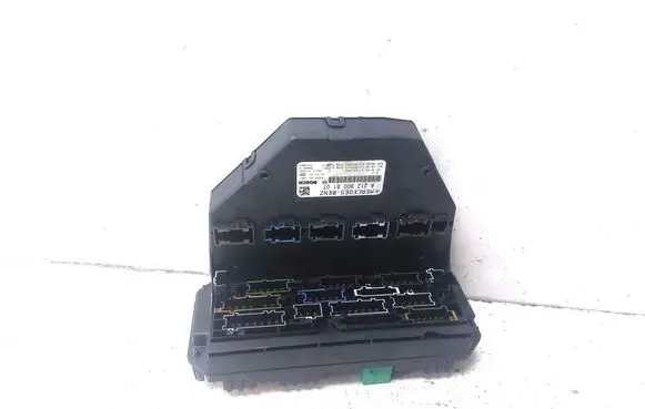 Mercedes-Benz C W204 Fuse module A2129008107