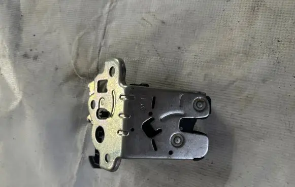 Audi A6 C7 Loading door lock 4H0827505 1531072006