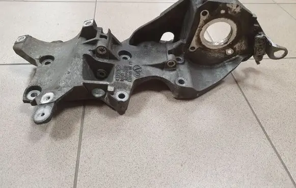 Skoda Superb B6 (3T) Generator/alternator bracket 03L903143K