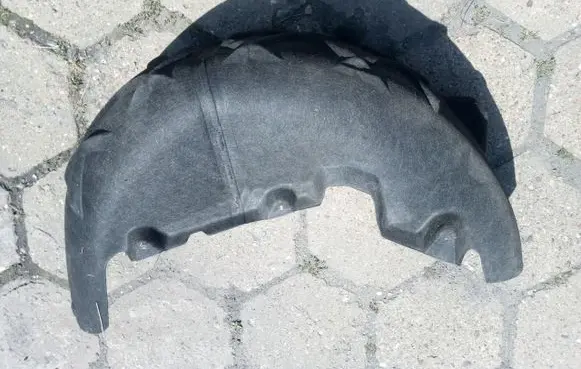 Volkswagen Touareg II Rear arch fender liner splash guards 7P6810971