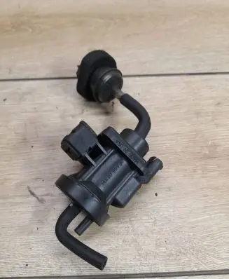 Mercedes-Benz E W211 Valve vacuum 0005450212