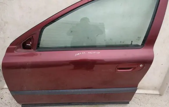 Volvo S60 Front door raudonos