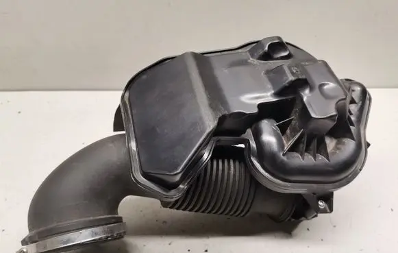 Intake resonator