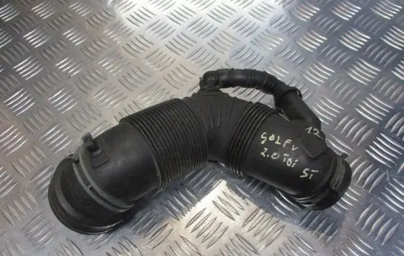 Volkswagen Golf V Engine coolant pipe/hose