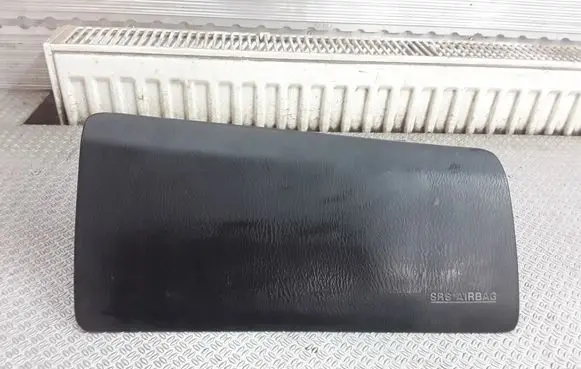 Mazda MPV Passenger airbag