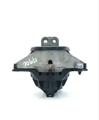 Jeep Grand Cherokee WL Engine mount bracket 68375799AE