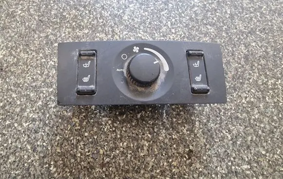Chrysler Pacifica Climate control unit