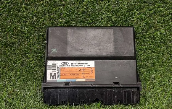 Ford Mondeo Mk III Comfort/convenience module 3S7T15K600MB 5WK48753B