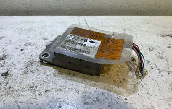 Nissan Note (E11) Airbag control unit/module 988209U40A 0285001912 YE904073275004
