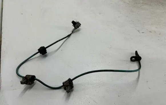 Subaru Forester SK ABS rear brake sensor 27540FL101