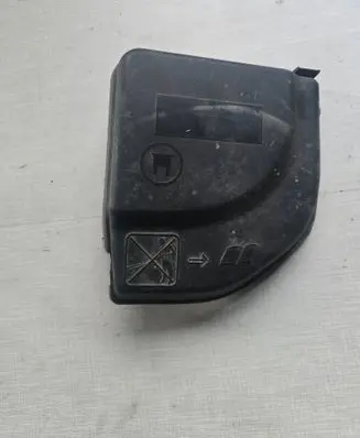 Peugeot 3008 I Fuse box cover 9658418180