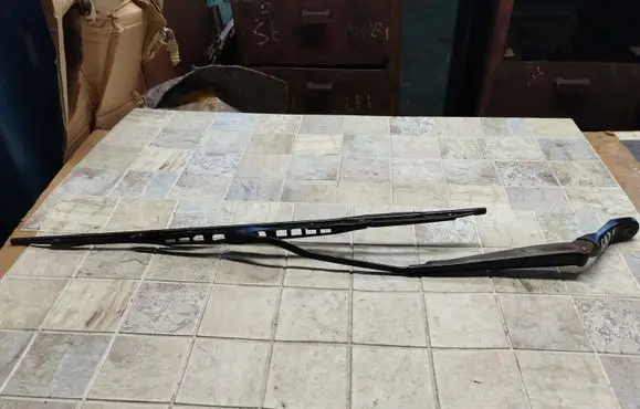 Ford Galaxy Windshield/front glass wiper blade 7M1955409
