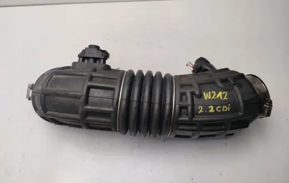 Mercedes-Benz E W212 Air intake hose/pipe 0311369A