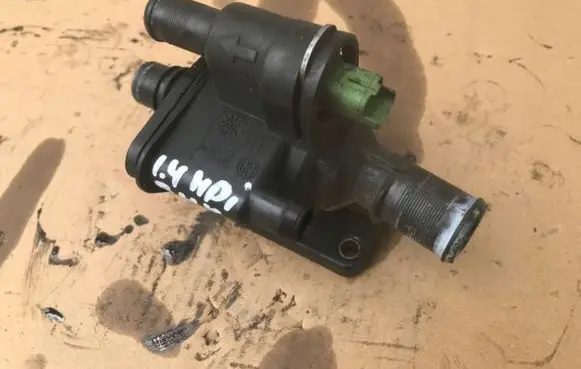 Ford Fusion Thermostat housing 9641522380C