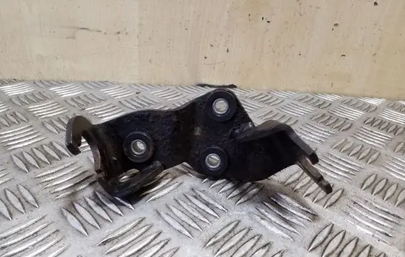 KIA Sorento Gear shift cable bracket 