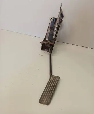 Ford Ranger Accelerator throttle pedal CB0541AC0