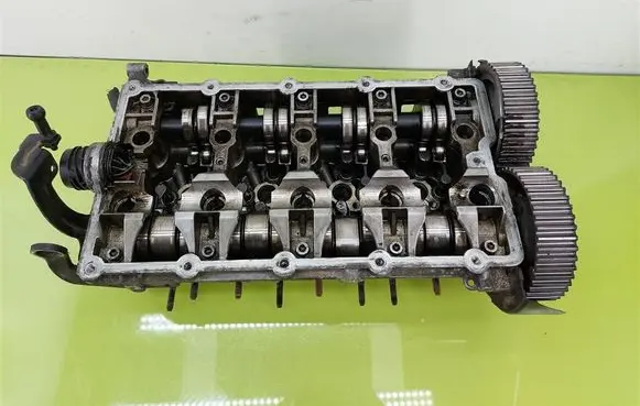 Volkswagen Golf V Engine head 03G103373A