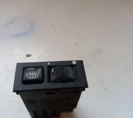 BMW 5 E39 Seat heating switch 61318352259