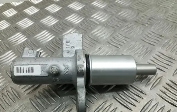 Audi A4 S4 B6 8E 8H Master brake cylinder TRW2499 2499
