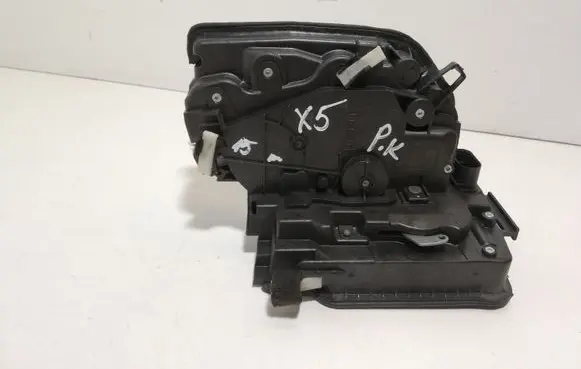 BMW X5 F15 Front door lock 728193504 18283010