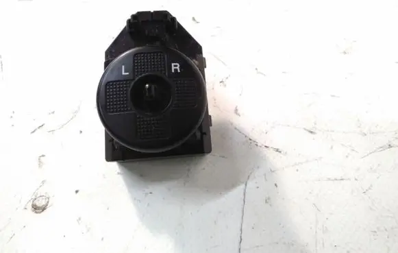 Hyundai Tucson JM Wing mirror switch