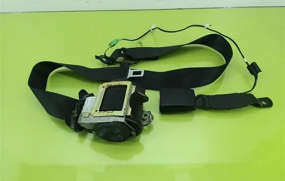 Seat Ibiza IV (6J,6P) Front seatbelt 