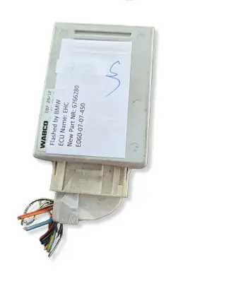 BMW 5 E60 E61 Air suspension control unit module (rear) 6766280