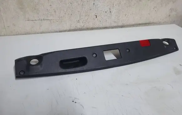 Mercedes-Benz C W204 Tailgate trim A2047580002