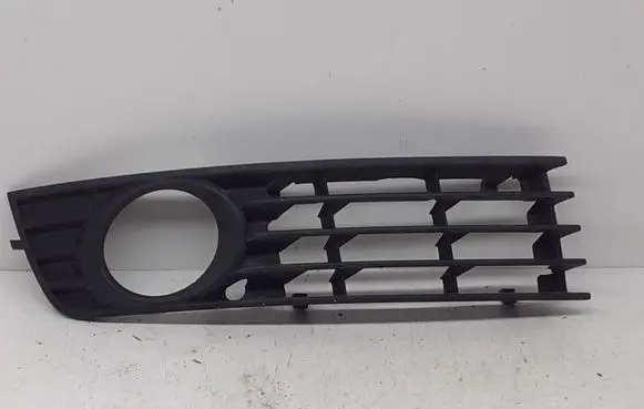 Audi A4 S4 B6 8E 8H Front fog light trim/grill 8E0807682