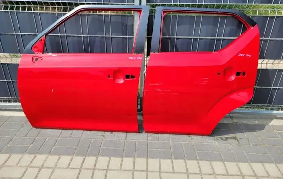 Suzuki Ignis Rear door