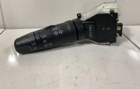 Nissan X-Trail T31 Indicator stalk 14425