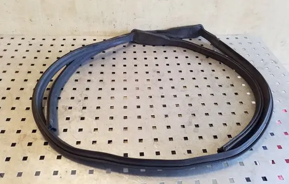 BMW X5 E53 Engine compartment rubber 