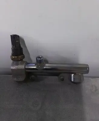 Subaru Forester SK Fuel pressure regulator 02A940K31E 17523AB071 17522AB041