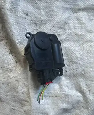 Ford B-MAX Air flap motor/actuator AV1119E616AB