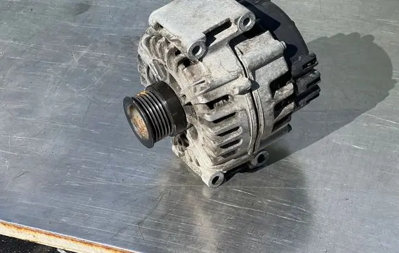 Mercedes-Benz Sprinter W907 W910 Generator/alternator A0009068504 2624039D 419103407
