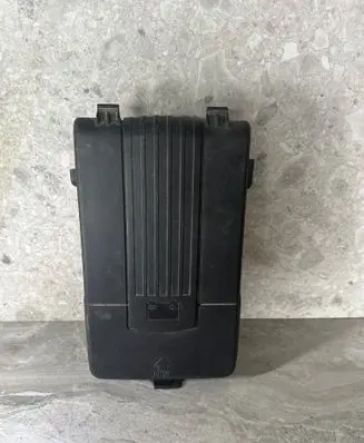 Volkswagen PASSAT B7 Battery box tray cover/lid 3C0915443A