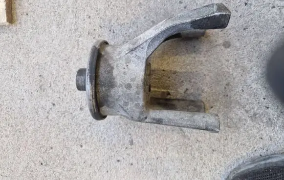 Volkswagen Transporter - Caravelle T5 Engine mount bracket 7H0199849