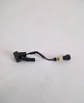 Volvo XC60 Windshield washer spray nozzle 