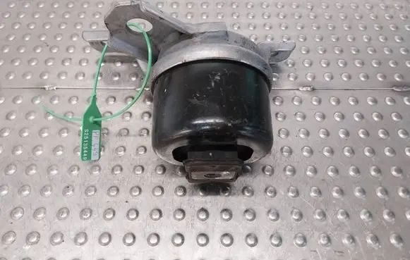Volvo XC70 Engine mount vacuum valve 30636633