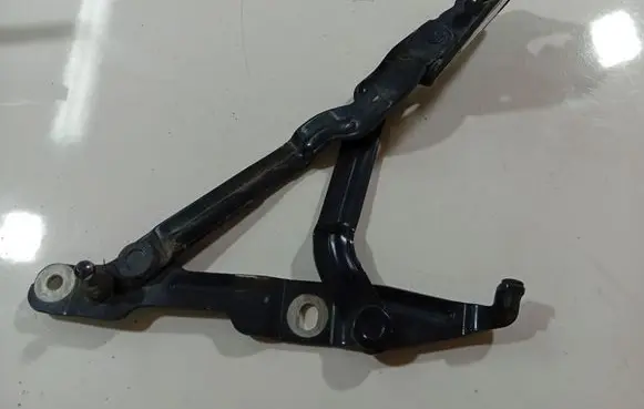 Audi A4 S4 B5 8D Tailgate/trunk/boot hinge 8D5827301C