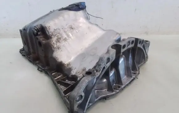 Volkswagen Touran I Oil sump 06B907667