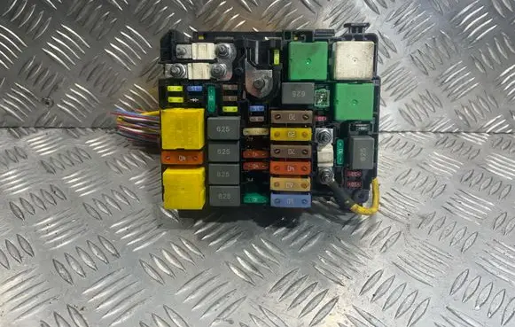 Citroen C4 SpaceTourer Fuse module 200120