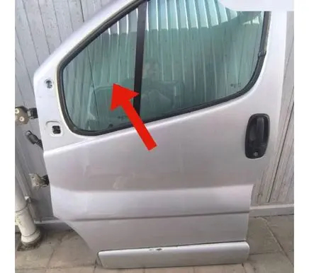 Opel Vivaro Front door vent window glass four-door 43R00049