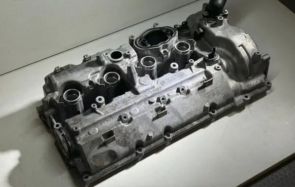 BMW 7 F01 F02 F03 F04 Rocker cam cover 7629992