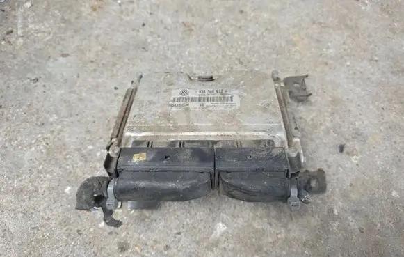 Skoda Octavia Mk1 (1U) Engine control unit/module 038906012H