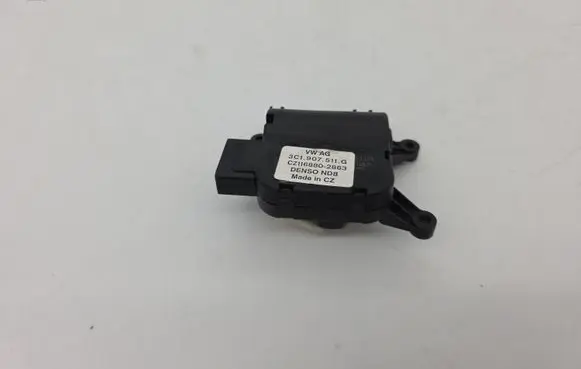 Volkswagen PASSAT B7 Air flap motor/actuator 3C1907511G CZ1168802863